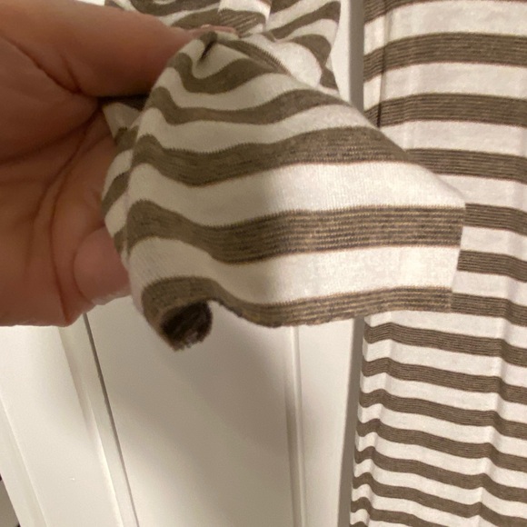 Anthropologie Bailey 44 raglan 3/4 sleeve stripe top. Size Medium. - Picture 6 of 10